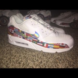 Nike Shoes - NIKE FLAG PACK AIR MAX 90 Nike Shoes - NIKE FLAG PACK AIR MAX 90
